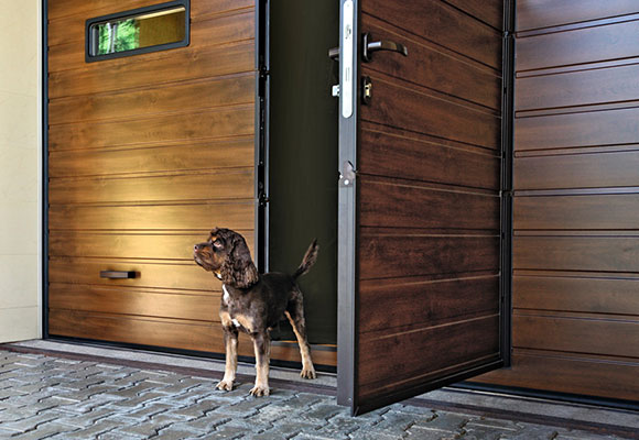 Встроенная в ворота калитка